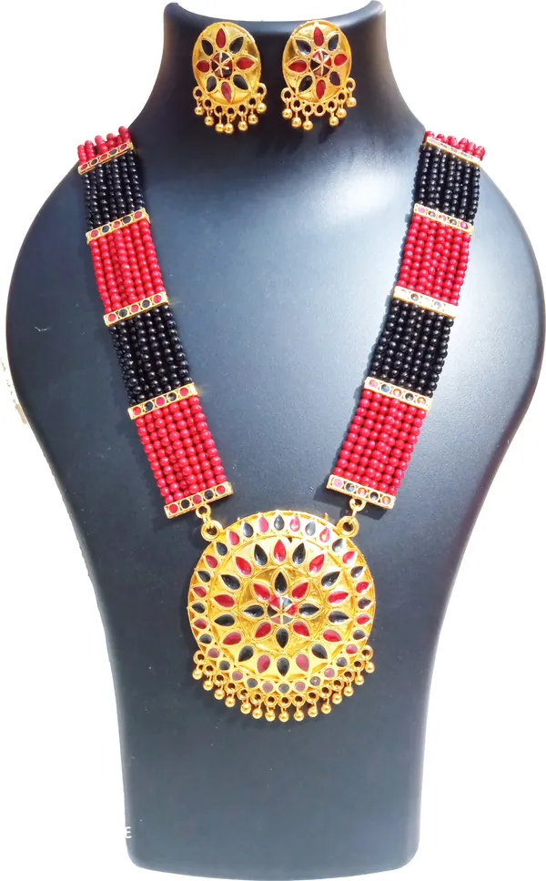 Assamese_Traditional_Gold_Plated_Red_Black_Colour_Japi_Tassel_Jewellery_Set_For_Women